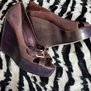 BCBGMAXAZARIA Felbie Criss-Cross Peep toe Leather wedges EUC